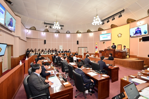 제237회 거제시의회 임시회 제1차 본회의 개회